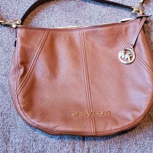 Michael Kors Bedford Medium Shoulder Hobo Bag Brown Pebbled Leather Zip